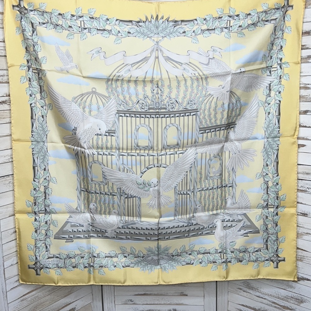 Herme's l Envol Silk Scarf by Joachim Metz 90cm Twill Buttercup Yellow NWOT - Picture 7 of 9